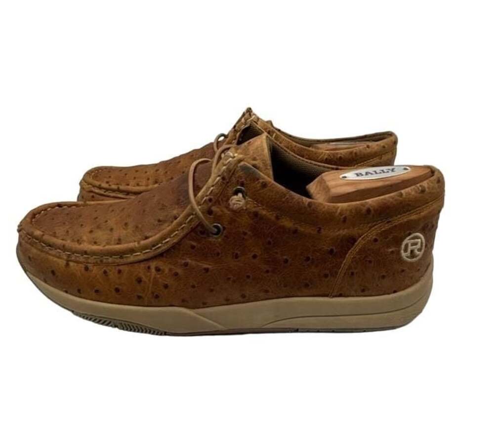 Roper Men's Clear Cut Low Stamped Ostrich Leather Chukka Shoe